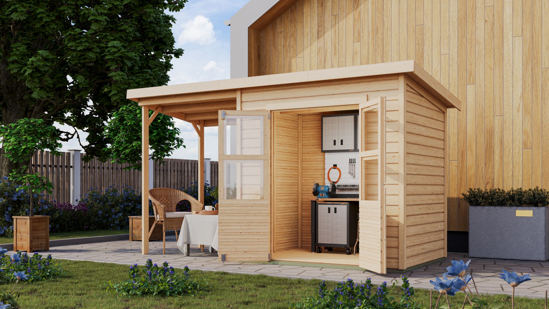 Karibu Gerätehaus Merseburg 3 in Naturbelassen und Anbaudach im Garten
